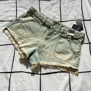 Abercrombie and Fitch Festival Short High Rise